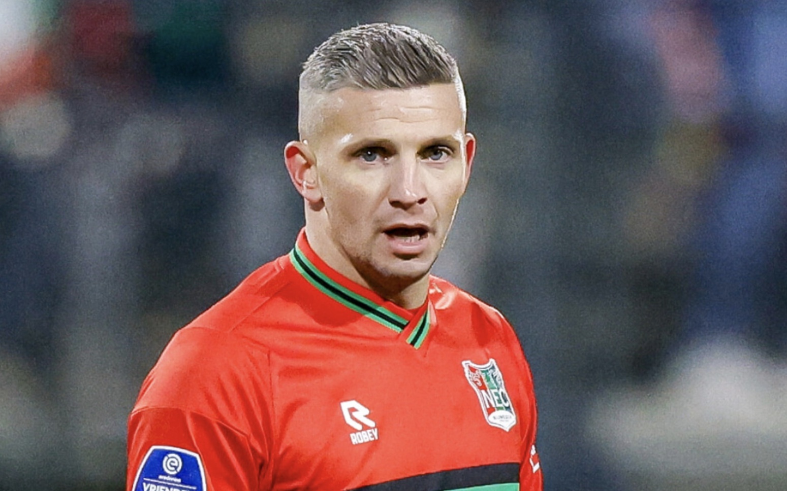 样坚定的足 样坚定的足