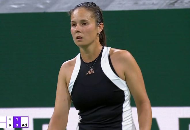 在青少年足 在青少年足