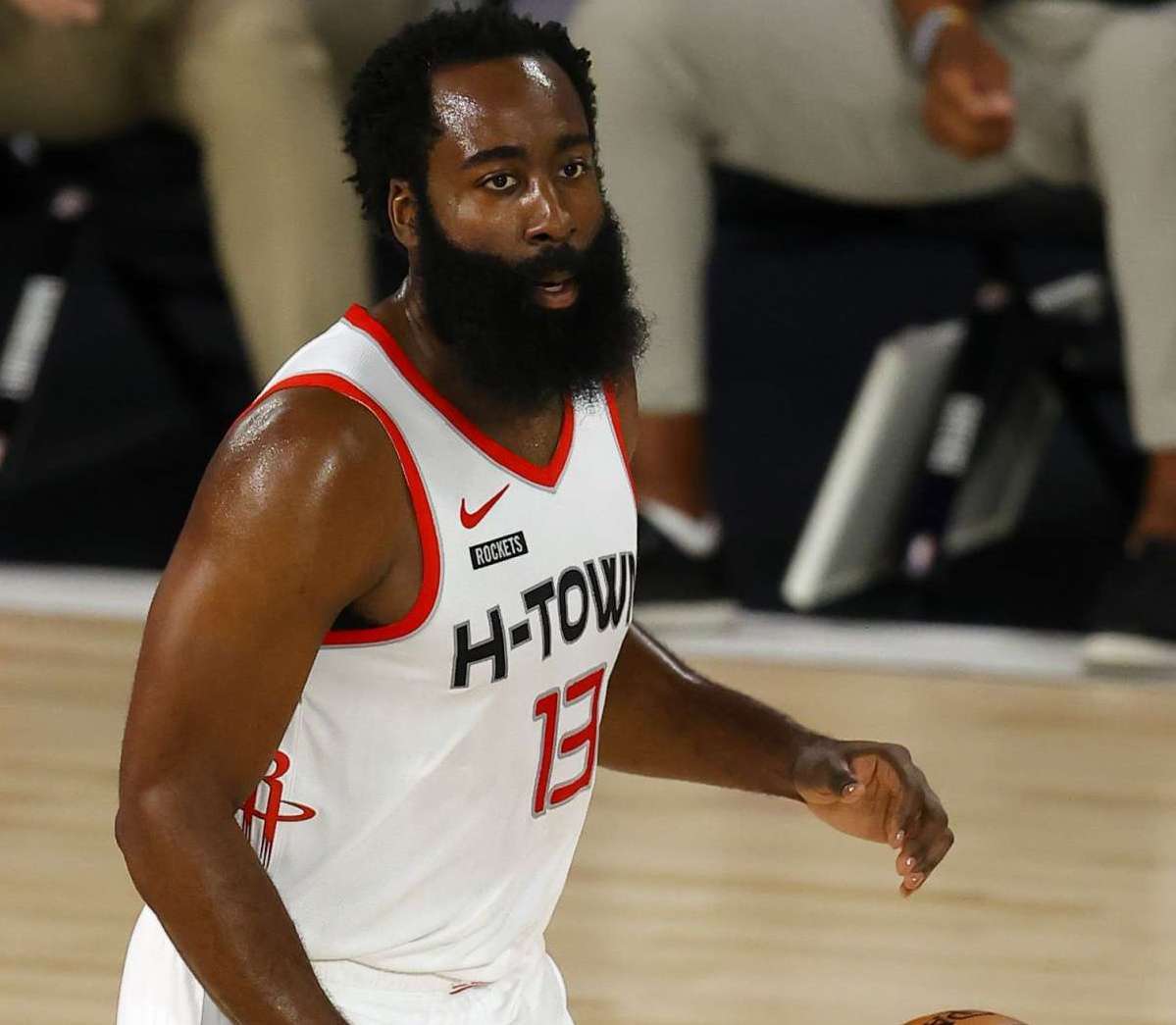 造犯规与中 造犯规与中